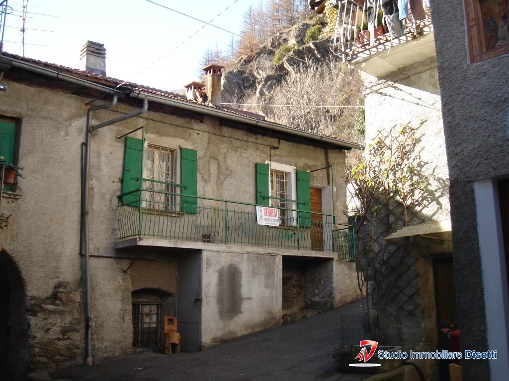 Case/ville a edolo attico.it