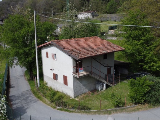 Capo di Ponte localit Deria vendesi casa indipendente con terreno - 1