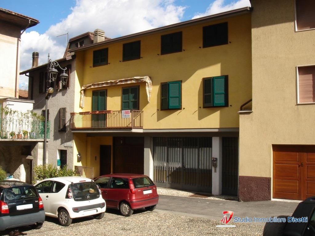 Vendita Porzione di casa Casa/Villa Losine Losine Piazza 10105