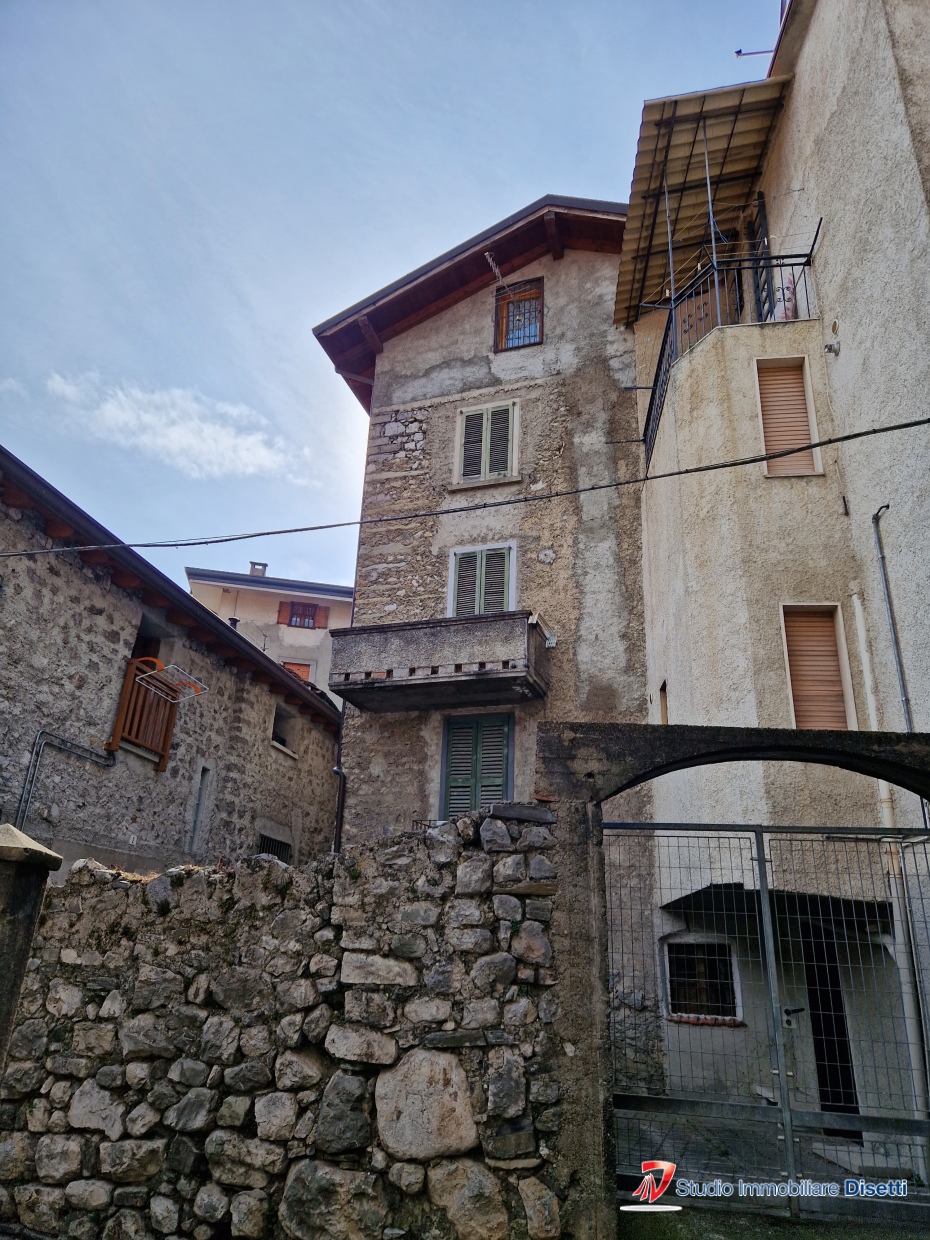Casa semi-indipendente in Via Grera a Cerveno