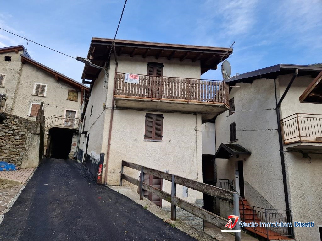 Casa semi-indipendente in Via Zendrini a Saviore dell'Adamello